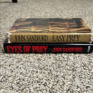 🍀5/$20 John Sandford Book Set - Black and Brown Covers